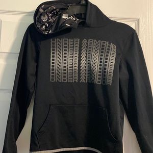 Boys youth large black under armour sweatshirt